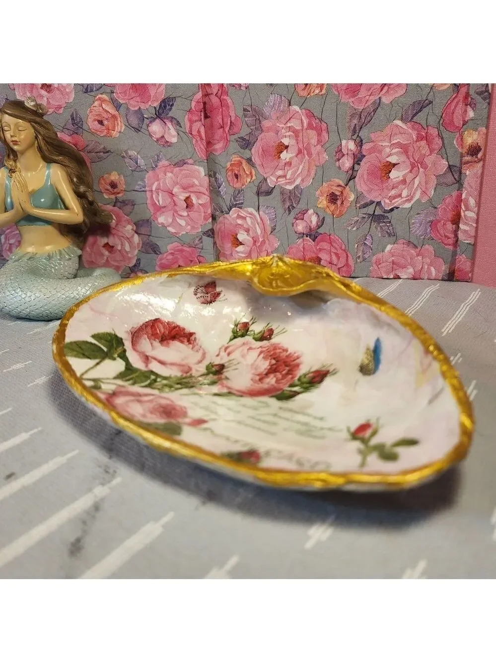 DECOUPAGE CLAM SHELL DECOUPAGE ROSES 🌹 ON A CLAM SHELL TRINKET DISH